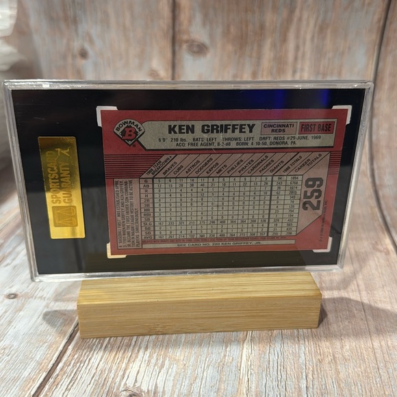 1989 Bowman #259 Ken Griffey SGC Card 96 Mint 9 Baseball Card Item #ME555 - Picture 3 of 3